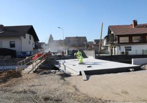 Na Podrečju poteka gradnja nadomestnega mostu čez mlinščico (2)